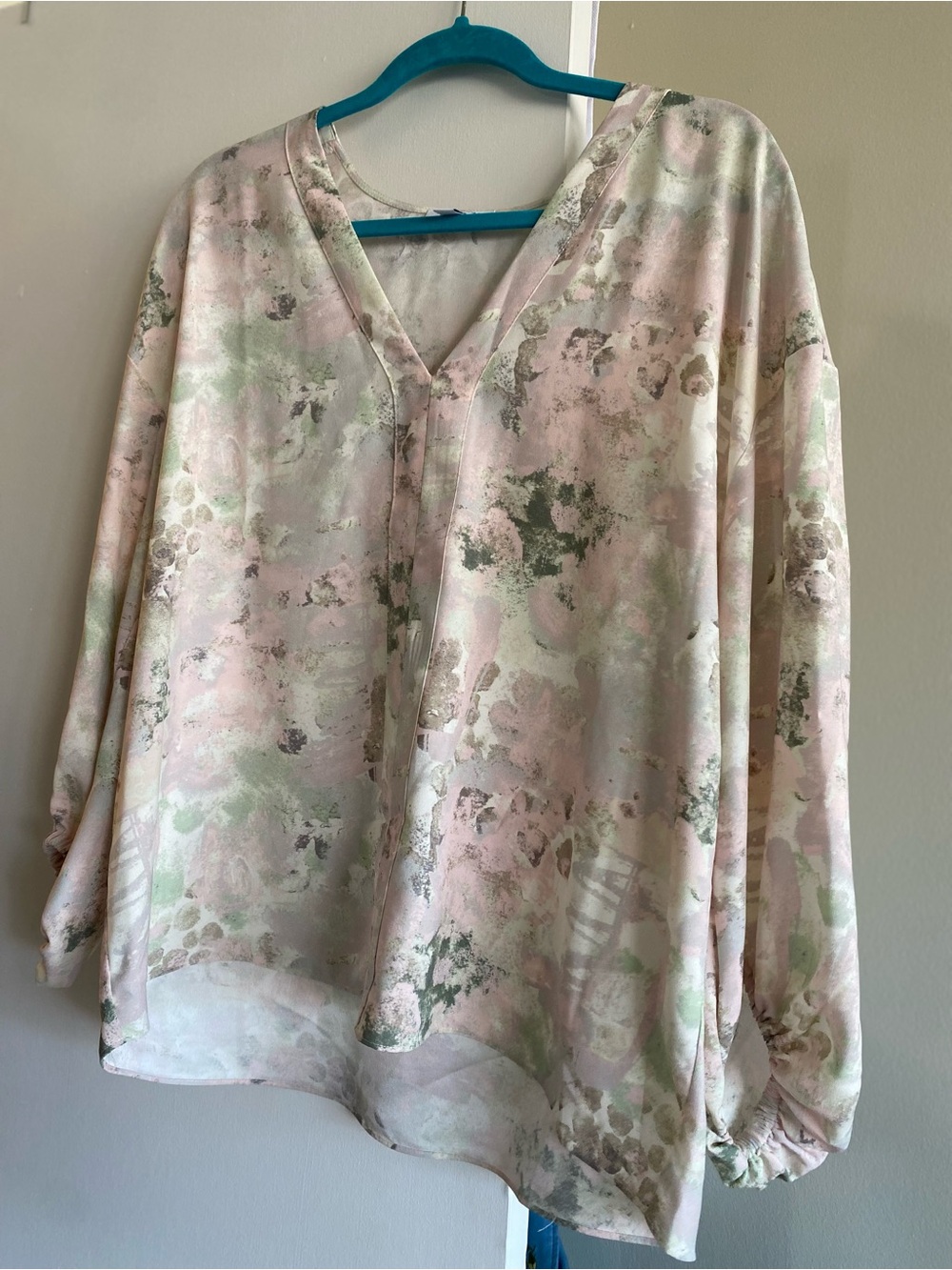 Nordstrom Pastel Pink Floral V-Neck Blouse